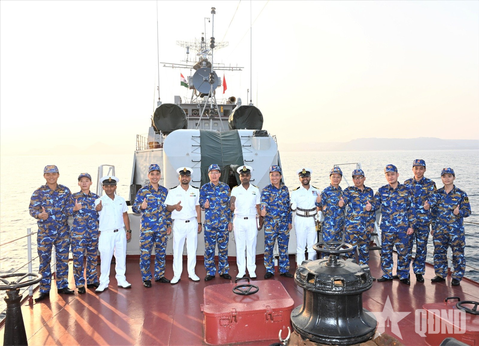 Cờ Tổ quốc trên biển Ấn Độ Dương